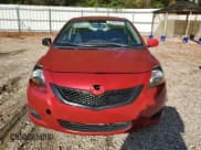 ✅ 2010 Toyota Yaris • VIN: JTDBT4K30A4064371 • Лот: 81992745. Опубликован ранее на Copart с пробегом 300 768 миль. Бесплатный доступ к архиву аукционных продаж из США и подробный отчёт об истории автомобиля на DreamBid. Изображение 5.