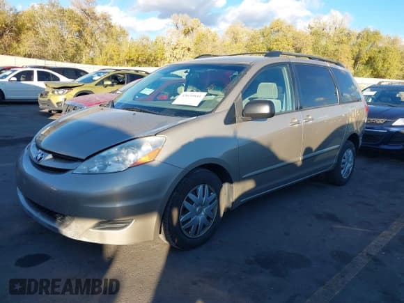 ✅ 2008 Toyota Sienna CE • VIN: 5TDZK23C78S173395 • Lot: 43630841. Wystawiony na IAAI z przebiegiem 221 457 mil. Bezpłatny archiwum sprzedaży aukcyjnych z USA i szczegółowy raport historii pojazdu na DreamBid. Zdjęcie 2.