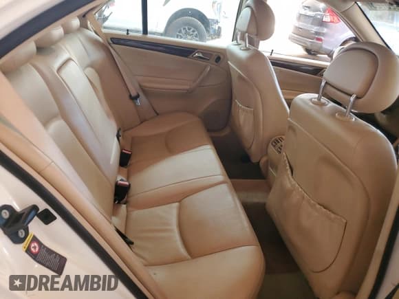 ✅ 2002 Mercedes-Benz C 230/260/280/320 • VIN: WDBRF61JX2F172972 • Лот: 81625725. Опубликован ранее на Copart с пробегом 206 492 миль. Бесплатный доступ к архиву аукционных продаж из США и подробный отчёт об истории автомобиля на DreamBid. Изображение 10.