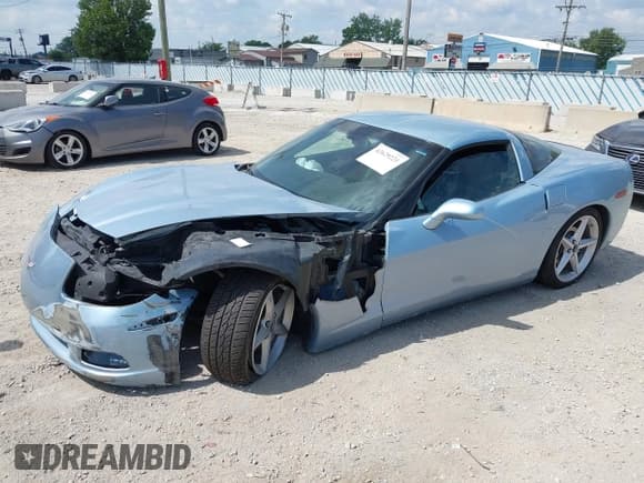 ✅ 2012 Chevrolet Corvette 1LT • VIN: 1G1YE2DW5C5102943 • Lot: 42629221. Listed on IAAI with 66,979 mi. Free auction sales archive from the USA and detailed vehicle history report at DreamBid. Image 17.