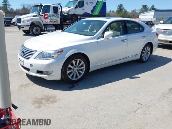 ✅ 2012 Lexus LS 460 • VIN: JTHCL5EF4C5014049 • Lot: 42107343. Listed on IAAI with 49,677 mi. Free auction sales archive from the USA and detailed vehicle history report at DreamBid. Image 2.