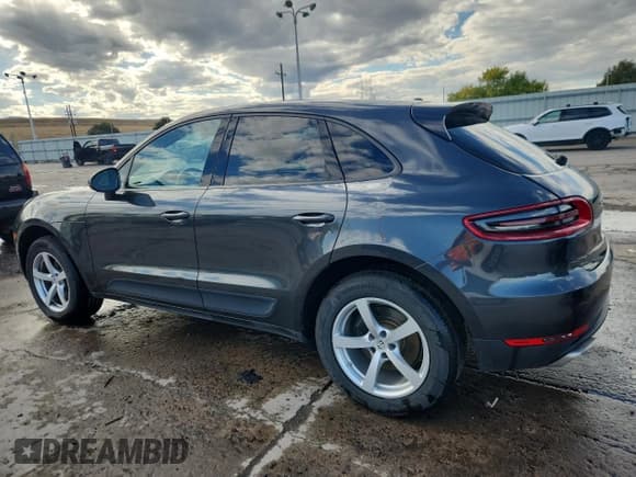 ✅ 2017 Porsche Macan • VIN: WP1AA2A52HLB04134 • Lot: 84925975. Wystawiony na Copart z przebiegiem 100 131 mil. Bezpłatny archiwum sprzedaży aukcyjnych z USA i szczegółowy raport historii pojazdu na DreamBid. Zdjęcie 2.