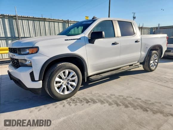 ✅ 2022 Chevrolet Silverado 1500 Custom • VIN: 3GCPWBEK6NG214383 • Лот: 81885015. Опубликован ранее на Copart с пробегом 51 666 миль. Бесплатный доступ к архиву аукционных продаж из США и подробный отчёт об истории автомобиля на DreamBid. Изображение 1.