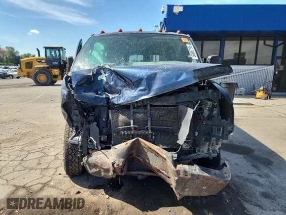 ✅ 2017 Chevrolet Express Passenger LT • VIN: 1GAZGMFG2H1303570 • Lot: 80862195. Wystawiony na Copart z przebiegiem 456 249 mil. Bezpłatny archiwum sprzedaży aukcyjnych z USA i szczegółowy raport historii pojazdu na DreamBid. Zdjęcie 5.