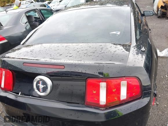 ✅ 2012 Ford Mustang Premium • VIN: 1ZVBP8AM3C5239339 • Lot: 43393515. Listed on IAAI with 170,764 mi. Free auction sales archive from the USA and detailed vehicle history report at DreamBid. Image 16.