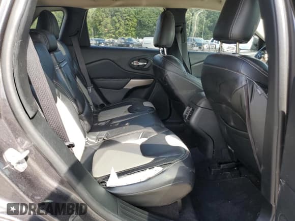 ✅ 2018 Jeep Cherokee Latitude • VIN: 1C4PJLCX6JD523846 • Lot: 81834995. Listed on Copart with 107,049 mi. Free auction sales archive from the USA and detailed vehicle history report at DreamBid. Image 11.