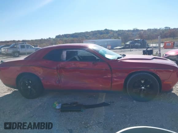 ✅ 2015 Dodge Challenger SXT • VIN: 2C3CDZAG8FH744424 • Lot: 43647980. Wystawiony na IAAI z przebiegiem 104 131 mil. Bezpłatny archiwum sprzedaży aukcyjnych z USA i szczegółowy raport historii pojazdu na DreamBid. Zdjęcie 13.