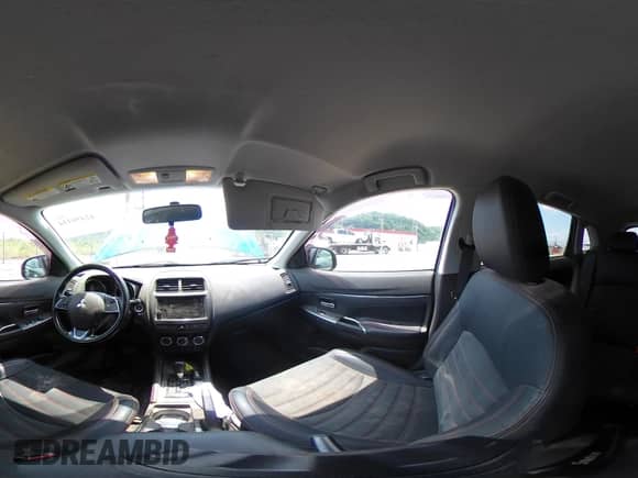 2018 Mitsubishi Outlander SE с VIN JA4AR3AW5JZ008911, выставлен на аукционе IAAI как лот 42456164 с пробегом 64 596 миль миль и . История ставок и продаж доступна на DreamBid. Изображение 18.