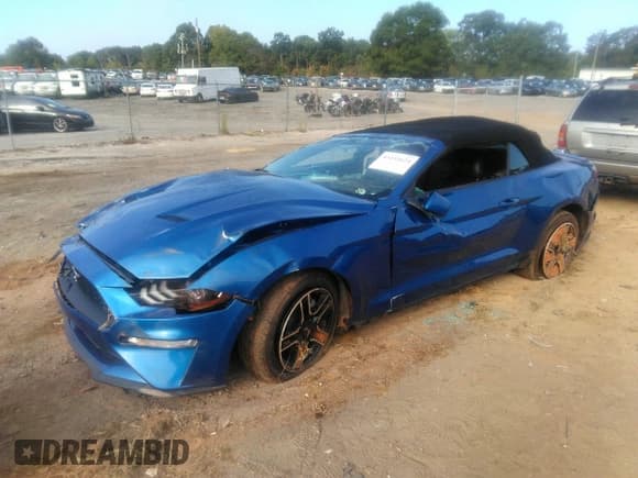 ✅ 2018 Ford Mustang EcoBoost Premium • VIN: 1FATP8UH6J5117678 • Лот: 43251624. Опубликован ранее на IAAI с пробегом 101 903 миль. Бесплатный доступ к архиву аукционных продаж из США и подробный отчёт об истории автомобиля на DreamBid. Изображение 2.