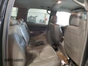 ✅ 2003 Chevrolet Suburban Z71 • VIN: 3GNFK16T23G306247 • Лот: 87797925. Опубликован ранее на Copart с пробегом Не указан. Бесплатный доступ к архиву аукционных продаж из США и подробный отчёт об истории автомобиля на DreamBid. Изображение 11.