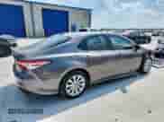 2019 Toyota Camry LE z VIN 4T1B11HK7KU815143, wystawiony jako Copart lot #69475835 z przebiegiem 122 992 mil mil oraz Szkoda całkowita • Salvage title. Historia ofert i sprzedaży dostępna na DreamBid. Obrazek 3.