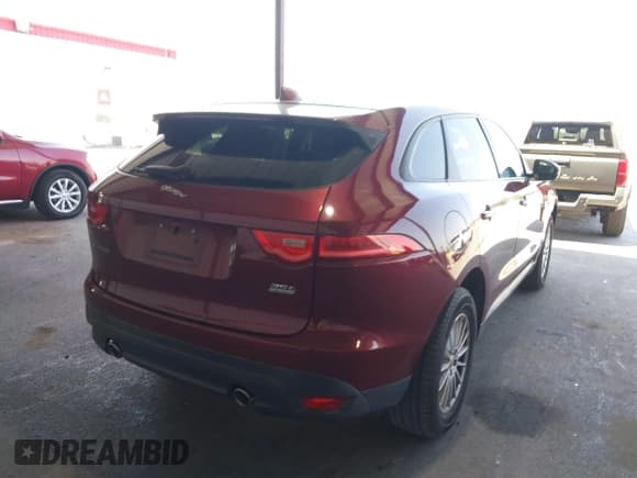 ✅ 2017 Jaguar F-Pace 35t • VIN: SADCS2BVXHA065444 • Lot: 42441965. Wystawiony na IAAI z przebiegiem 52 893 mil. Bezpłatny archiwum sprzedaży aukcyjnych z USA i szczegółowy raport historii pojazdu na DreamBid. Zdjęcie 4.