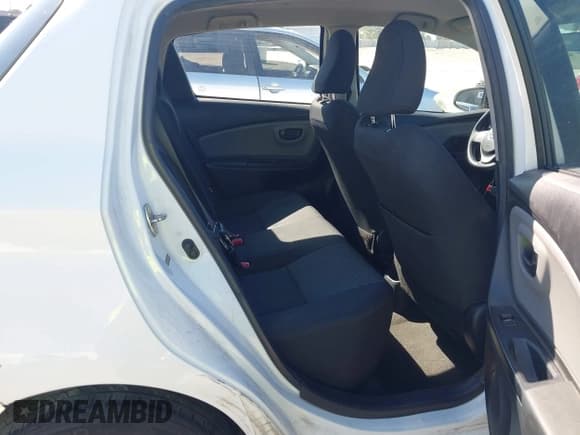 ✅ 2016 Toyota Yaris L • VIN: VNKKTUD32GA069621 • Лот: 43482338. Опубликован ранее на IAAI с пробегом 117 667 миль. Бесплатный доступ к архиву аукционных продаж из США и подробный отчёт об истории автомобиля на DreamBid. Изображение 8.