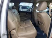 ✅ 2007 Chevrolet Suburban LTZ • VIN: 3GNFK16337G141086 • Lot: 80053934. Wystawiony na Copart z przebiegiem 185 962 mil. Bezpłatny archiwum sprzedaży aukcyjnych z USA i szczegółowy raport historii pojazdu na DreamBid. Zdjęcie 10.