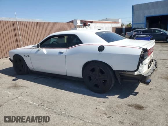 ✅ 2013 Dodge Challenger R/T • VIN: 2C3CDYBTXDH557141 • Lot: 73375064. Wystawiony na Copart z przebiegiem 104 018 mil. Bezpłatny archiwum sprzedaży aukcyjnych z USA i szczegółowy raport historii pojazdu na DreamBid. Zdjęcie 2.