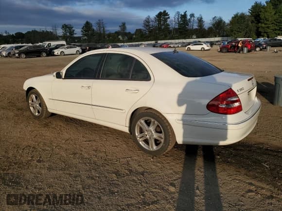✅ 2006 Mercedes-Benz E 350 • VIN: WDBUF87J56X200240 • Лот: 83978895. Опубликован ранее на Copart с пробегом 126 388 миль. Бесплатный доступ к архиву аукционных продаж из США и подробный отчёт об истории автомобиля на DreamBid. Изображение 2.