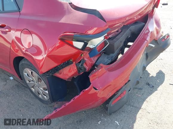 ✅ 2020 Kia Rio S • VIN: 3KPA24AD9LE296526 • Lot: 43035098. Wystawiony na IAAI z przebiegiem 134 389 mil. Bezpłatny archiwum sprzedaży aukcyjnych z USA i szczegółowy raport historii pojazdu na DreamBid. Zdjęcie 19.