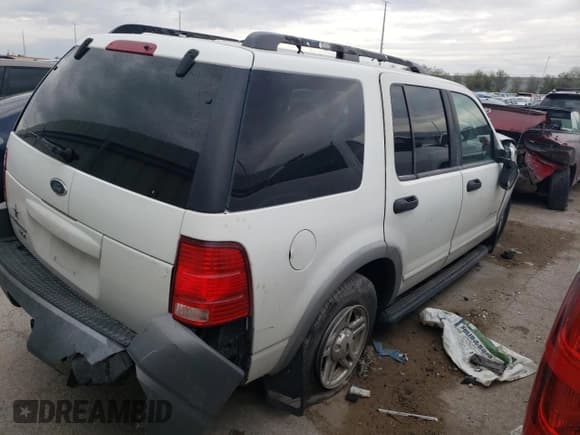 ✅ 2002 Ford Explorer XLS • VIN: 1FMZU62E12UA70329 • Lot: 45551445. Listed on Copart with 284,549 mi. Free auction sales archive from the USA and detailed vehicle history report at DreamBid. Image 3.