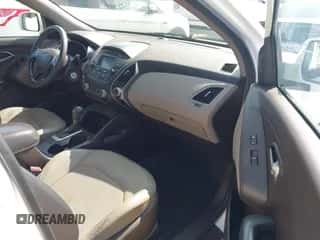 2015 Hyundai Tucson GLS with VIN KM8JT3AF1FU973191, listed as a IAAI auction lot 43520453 with 101,342 mi miles and . Bid and sale history available at DreamBid. Image 5.