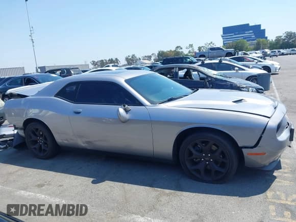 ✅ 2018 Dodge Challenger SXT • VIN: 2C3CDZAG8JH258916 • Lot: 42965900. Listed on IAAI with 98,162 mi. Free auction sales archive from the USA and detailed vehicle history report at DreamBid. Image 13.