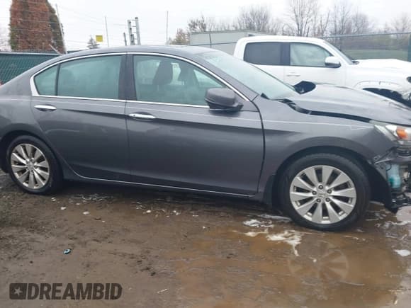 ✅ 2015 Honda Accord EX-L • VIN: 1HGCR2F8XFA264164 • Lot: 43739565. Listed on IAAI with 170,533 mi. Free auction sales archive from the USA and detailed vehicle history report at DreamBid. Image 14.