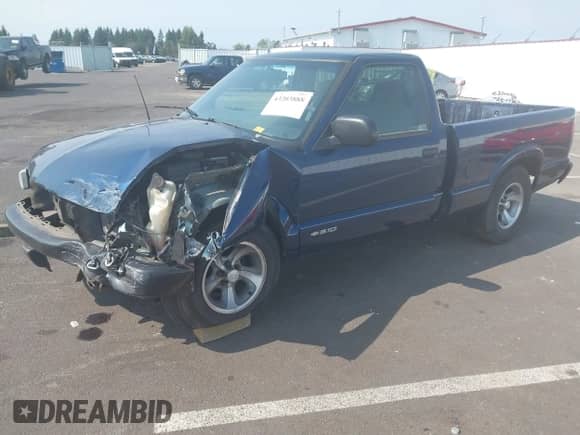 ✅ 2000 Chevrolet S-10 • VIN: 1GCCS1448Y8130793 • Lot: 43203888. Listed on IAAI with Not provided. Free auction sales archive from the USA and detailed vehicle history report at DreamBid. Image 2.