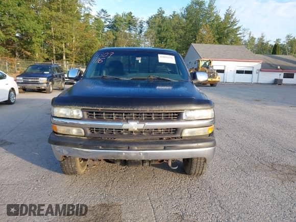 2002 Chevrolet Silverado 1500 LS with VIN 1GCEK14T92Z186601, listed as a IAAI auction lot 43091176 with 110,697 mi miles and . Bid and sale history available at DreamBid. Image 13.