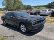 ✅ 2009 Dodge Challenger SE • VIN: 2B3LJ44V89H577103 • Lot: 55527425. Wystawiony na Copart z przebiegiem 172 791 mil. Bezpłatny archiwum sprzedaży aukcyjnych z USA i szczegółowy raport historii pojazdu na DreamBid. Zdjęcie 1.