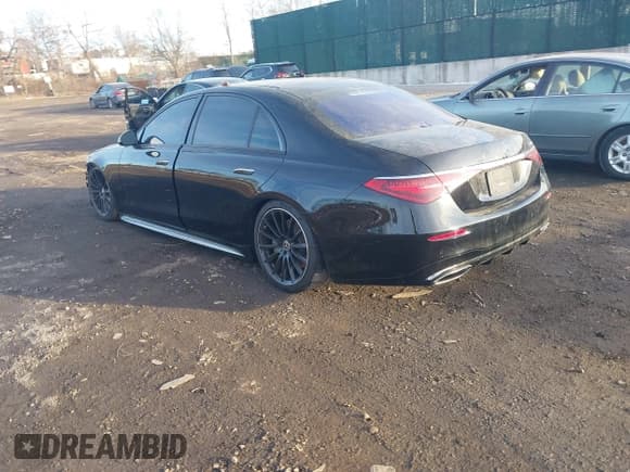 ✅ 2023 Mercedes-Benz S 500 • VIN: W1K6G6DBXPA188654 • Lot: 41378553. Listed on IAAI with 31,580 mi. Free auction sales archive from the USA and detailed vehicle history report at DreamBid. Image 3.