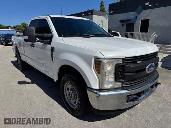 ✅ 2019 Ford F-250 XL • VIN: 1FT7X2A6XKED16231 • Lot: 85536435. Wystawiony na Copart z przebiegiem 107 278 mil. Bezpłatny archiwum sprzedaży aukcyjnych z USA i szczegółowy raport historii pojazdu na DreamBid. Zdjęcie 4.