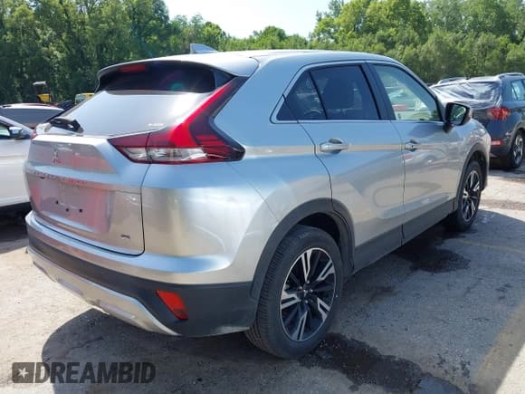 ✅ 2024 Mitsubishi Eclipse Cross SE • VIN: JA4ATWAA9RZ043647 • Lot: 42795659. Listed on IAAI with 19,591 mi. Free auction sales archive from the USA and detailed vehicle history report at DreamBid. Image 4.