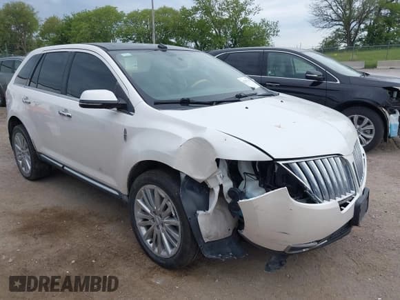 ✅ 2015 Lincoln MKX • VIN: 2LMDJ8JK8FBL31915 • Lot: 42337145. Listed on IAAI with 159,367 mi. Free auction sales archive from the USA and detailed vehicle history report at DreamBid. Image 1.