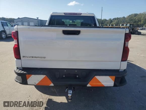✅ 2019 Chevrolet Silverado 1500 Work Truck • VIN: 1GCRWAEH1KZ425252 • Lot: 84888815. Wystawiony na Copart z przebiegiem 183 467 mil. Bezpłatny archiwum sprzedaży aukcyjnych z USA i szczegółowy raport historii pojazdu na DreamBid. Zdjęcie 6.