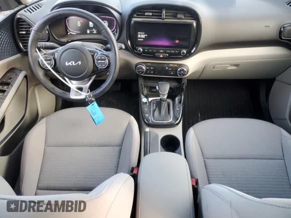 ✅ 2024 Kia Soul EX • VIN: KNDJ33AU8R7221204 • Lot: 92111985. Listed on Copart with 7,296 mi. Free auction sales archive from the USA and detailed vehicle history report at DreamBid. Image 8.