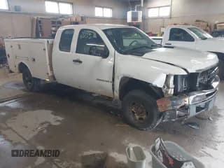 ✅ 2008 Chevrolet Silverado 2500HD 1LT • VIN: 1GCHK29K98E181238 • Lot: 41468155. Wystawiony na IAAI z przebiegiem 218 406 mil. Bezpłatny archiwum sprzedaży aukcyjnych z USA i szczegółowy raport historii pojazdu na DreamBid. Zdjęcie 1.