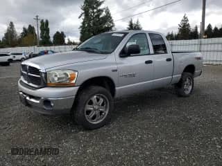 2006 Dodge 1500 SLT z VIN 1D7HU18216S568912, wystawiony jako Copart lot #84708025 z przebiegiem 219 595 mil mil oraz Czysty tytuł • Clean title. Historia ofert i sprzedaży dostępna na DreamBid. Obrazek 1.