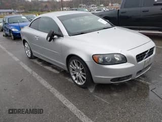✅ 2008 Volvo C70 • VIN: YV1MC67208J054949 • Lot: 43740981. Wystawiony na IAAI z przebiegiem 163 085 mil. Bezpłatny archiwum sprzedaży aukcyjnych z USA i szczegółowy raport historii pojazdu na DreamBid. Zdjęcie 1.
