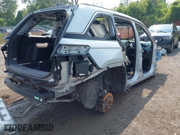 ✅ 2022 Jeep Grand Cherokee Limited • VIN: 1C4RJHBG7N8524591 • Lot: 42884222. Wystawiony na IAAI z przebiegiem Nie podano. Bezpłatny archiwum sprzedaży aukcyjnych z USA i szczegółowy raport historii pojazdu na DreamBid. Zdjęcie 4.