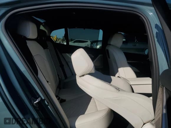 ✅ 2024 BMW 5 Series 530i • VIN: WBA43FJ0XRCP78759 • Лот: 85155834. Опубликован ранее на Copart с пробегом Не указан. Бесплатный доступ к архиву аукционных продаж из США и подробный отчёт об истории автомобиля на DreamBid. Изображение 10.