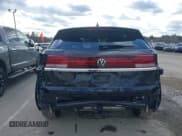 ✅ 2025 Volkswagen Atlas SE • VIN: 1V2HE2CA1SC228030 • Lot: 43715964. Listed on IAAI with 11,326 mi. Free auction sales archive from the USA and detailed vehicle history report at DreamBid. Image 17.