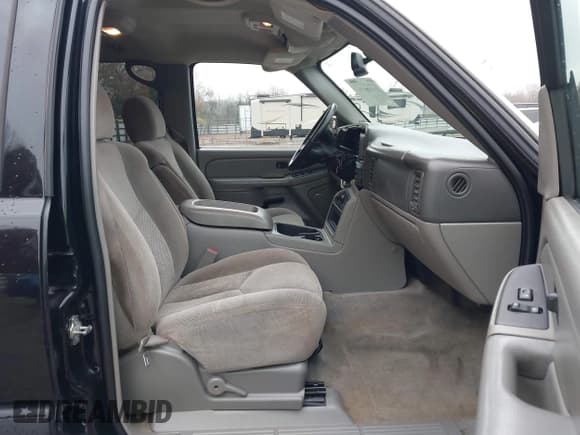 ✅ 2005 Chevrolet Tahoe Z71 • VIN: 1GNEK13T65R271473 • Лот: 43762343. Опубликован ранее на IAAI с пробегом 185 689 миль. Бесплатный доступ к архиву аукционных продаж из США и подробный отчёт об истории автомобиля на DreamBid. Изображение 5.