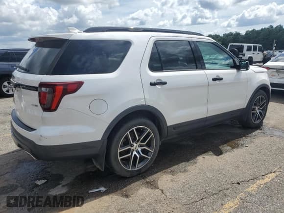 ✅ 2016 Ford Explorer Sport • VIN: 1FM5K8GT4GGA13264 • Lot: 65257265. Wystawiony na Copart z przebiegiem 109 103 mil. Bezpłatny archiwum sprzedaży aukcyjnych z USA i szczegółowy raport historii pojazdu na DreamBid. Zdjęcie 3.