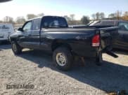 ✅ 2002 Dodge Dakota Sport • VIN: 1B7GG32N22S675781 • Lot: 77658574. Wystawiony na Copart z przebiegiem 200 462 mil. Bezpłatny archiwum sprzedaży aukcyjnych z USA i szczegółowy raport historii pojazdu na DreamBid. Zdjęcie 2.