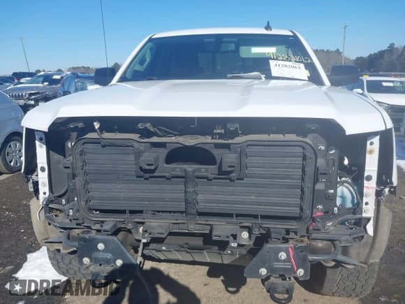 ✅ 2018 GMC Sierra 1500 SLT • VIN: 1GTV2NEC5JZ108868 • Lot: 41282062. Wystawiony na IAAI z przebiegiem 165 793 mil. Bezpłatny archiwum sprzedaży aukcyjnych z USA i szczegółowy raport historii pojazdu na DreamBid. Zdjęcie 13.