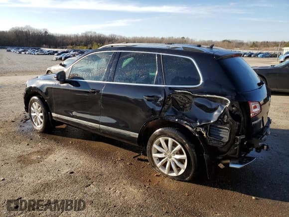 ✅ 2016 Volkswagen Touareg Sport • VIN: WVGEP9BP3GD004865 • Лот: 87610915. Опубликован ранее на Copart с пробегом Не указан. Бесплатный доступ к архиву аукционных продаж из США и подробный отчёт об истории автомобиля на DreamBid. Изображение 2.