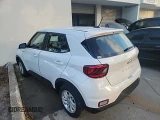 ✅ 2024 Hyundai Venue SE • VIN: KMHRB8A3XRU288751 • Lot: 88154795. Listed on Copart with 9,233 mi. Free auction sales archive from the USA and detailed vehicle history report at DreamBid. Image 3.