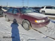 ✅ 1993 Ford Taurus GL • VIN: 1FALP52U2PG147367 • Lot: 42258795. Wystawiony na Copart z przebiegiem 68 209 mil. Bezpłatny archiwum sprzedaży aukcyjnych z USA i szczegółowy raport historii pojazdu na DreamBid. Zdjęcie 4.