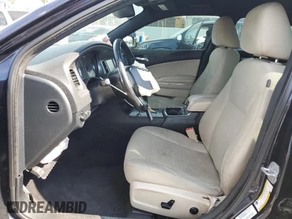 ✅ 2011 Dodge Charger Rallye • VIN: 2B3CL3CG7BH553520 • Лот: 67990965. Опубликован ранее на Copart с пробегом 252 266 миль. Бесплатный доступ к архиву аукционных продаж из США и подробный отчёт об истории автомобиля на DreamBid. Изображение 7.