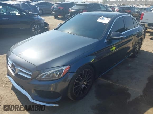 ✅ 2015 Mercedes-Benz C 300 • VIN: 55SWF4JB4FU046665 • Лот: 42940724. Опубликован ранее на IAAI с пробегом 127 801 миль. Бесплатный доступ к архиву аукционных продаж из США и подробный отчёт об истории автомобиля на DreamBid. Изображение 2.