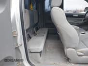 ✅ 2006 Toyota Tacoma PreRunner • VIN: 5TETU62N36Z153154 • Lot: 42450775. Wystawiony na IAAI z przebiegiem 421 651 mil. Bezpłatny archiwum sprzedaży aukcyjnych z USA i szczegółowy raport historii pojazdu na DreamBid. Zdjęcie 8.